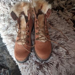 Faux suede tan boots with fur size 9